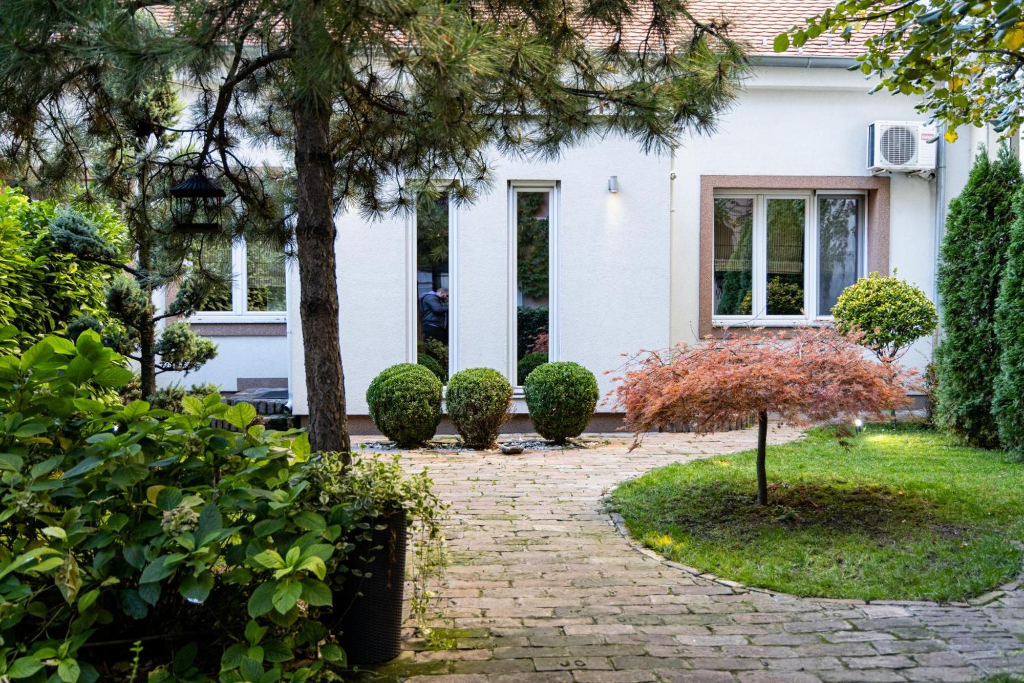 Green And Blue Garden Apartments Belgrade Exterior photo