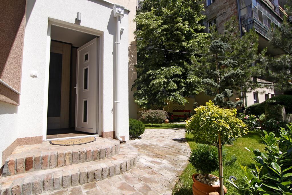 Green And Blue Garden Apartments Belgrade Exterior photo